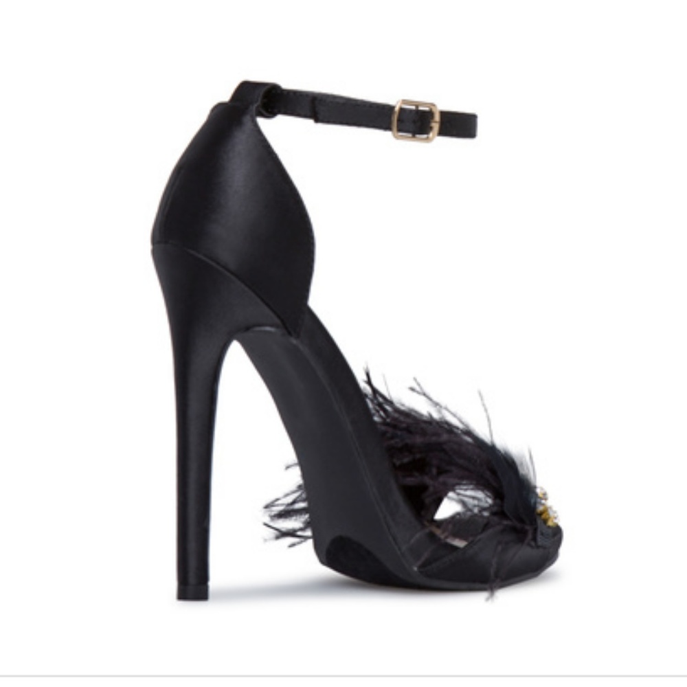 Black fancy heeled sandals with feathers - Picture 2 of 5